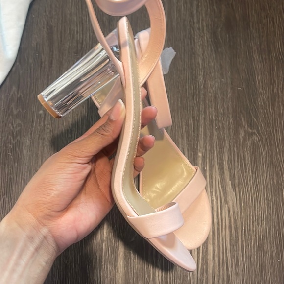 Heels - Picture 2 of 3